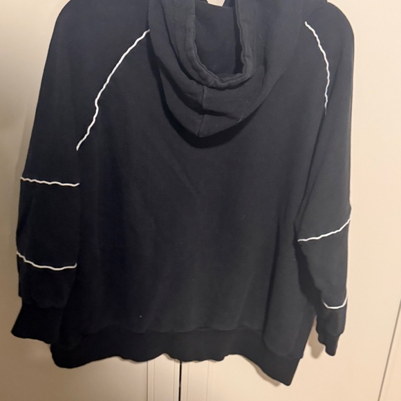 Givenchy Hoddie - Picture 2 of 2